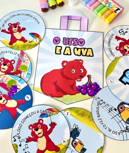 Sacola pedagógica com urso vermelho e uvas